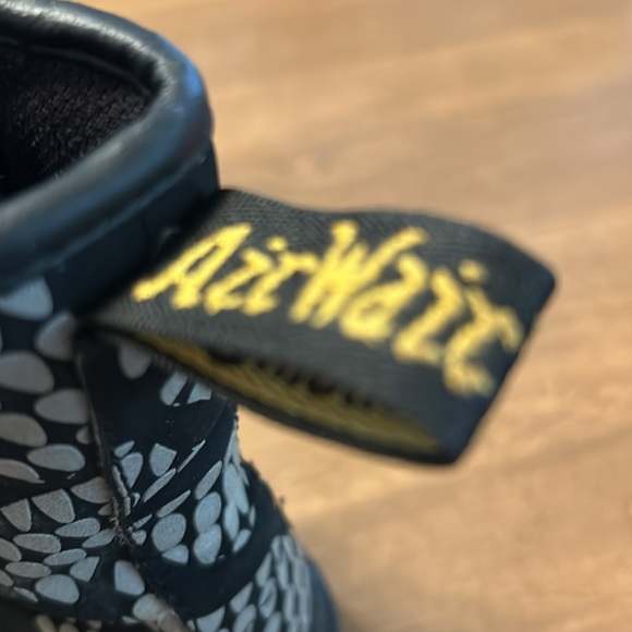 Dr. Martens Delaney Glow in the dark boots size 5 - Picture 3 of 8